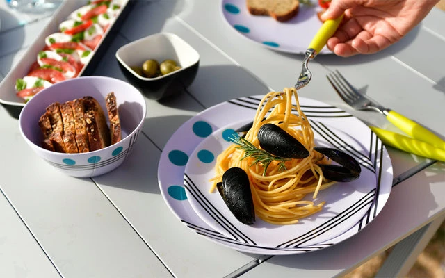 Melamine Tableware Set Dots Red 16 Pcs 6 Melamine Tableware Set Dots Red 16 Pcs - Image 6